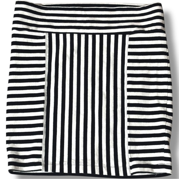 Black and White Contrasting Stripes High Waist Bodycon Mini Pencil Skirt - Picture 11 of 15